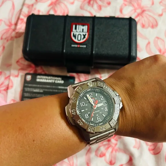 Luminox Nagy seal Black Dial Stainless Steel Men's Watch - Picture 5 of 9